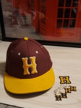 Pacific Headwear 805 Pro & matching "H" earrings for HARVARD university
